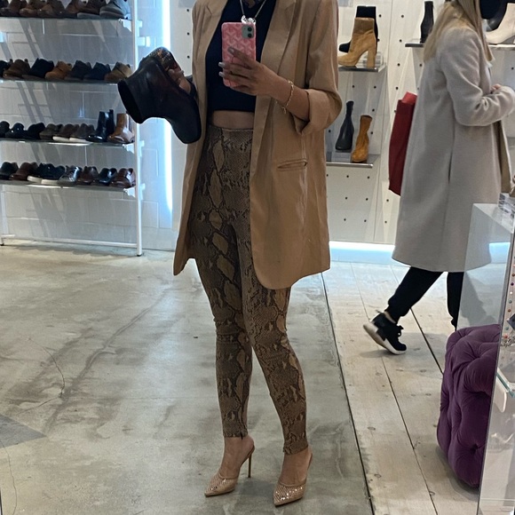 Steve Madden Nude Mules (VENT) - Picture 9 of 11